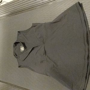 Lululemon sleeveless shirt
